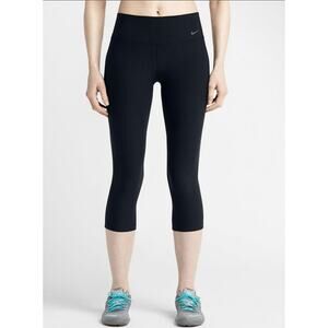 Nike Legend Womens Dri-Fit Cropped Tight Fit Capri Leggings Black 548494-010 Med